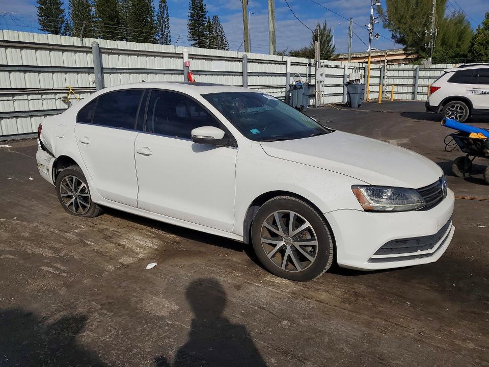 3VWDB7AJ4HM217830