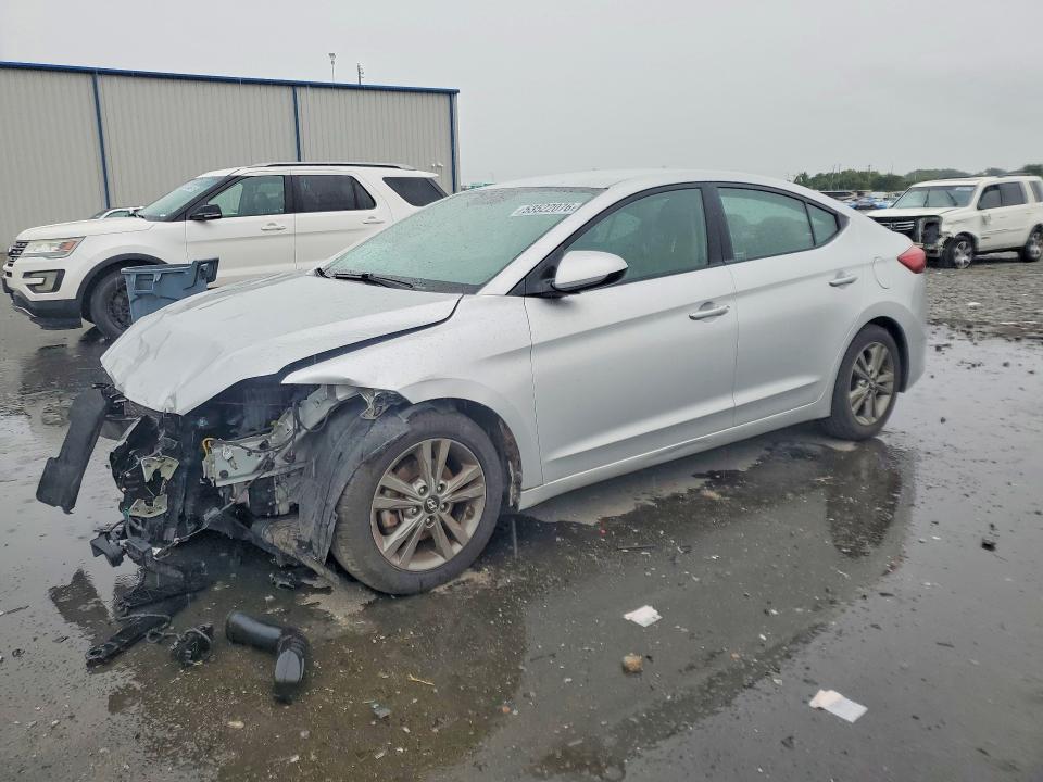2018 HYUNDAI ELANTRA — VIN 5NPD84LF0JH366305