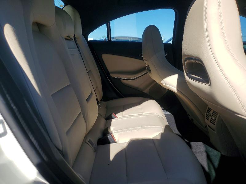 WDDSJ4EB1FN239145