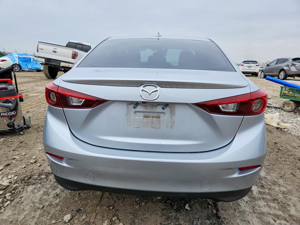 3MZBN1V78HM125520