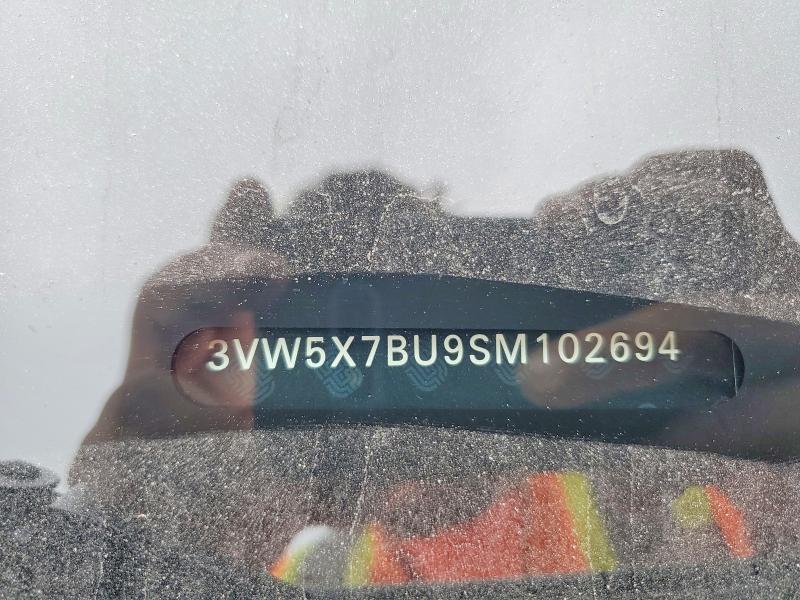 3VW5X7BU9SM102694
