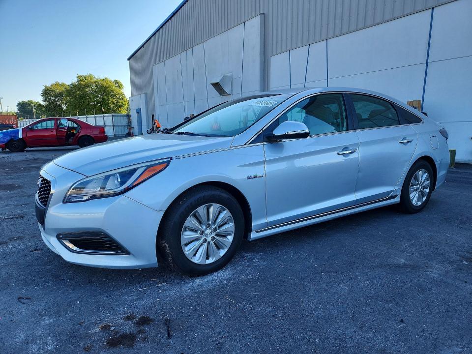 2017 HYUNDAI SONATA HYBRID — VIN KMHE24L38HA064317