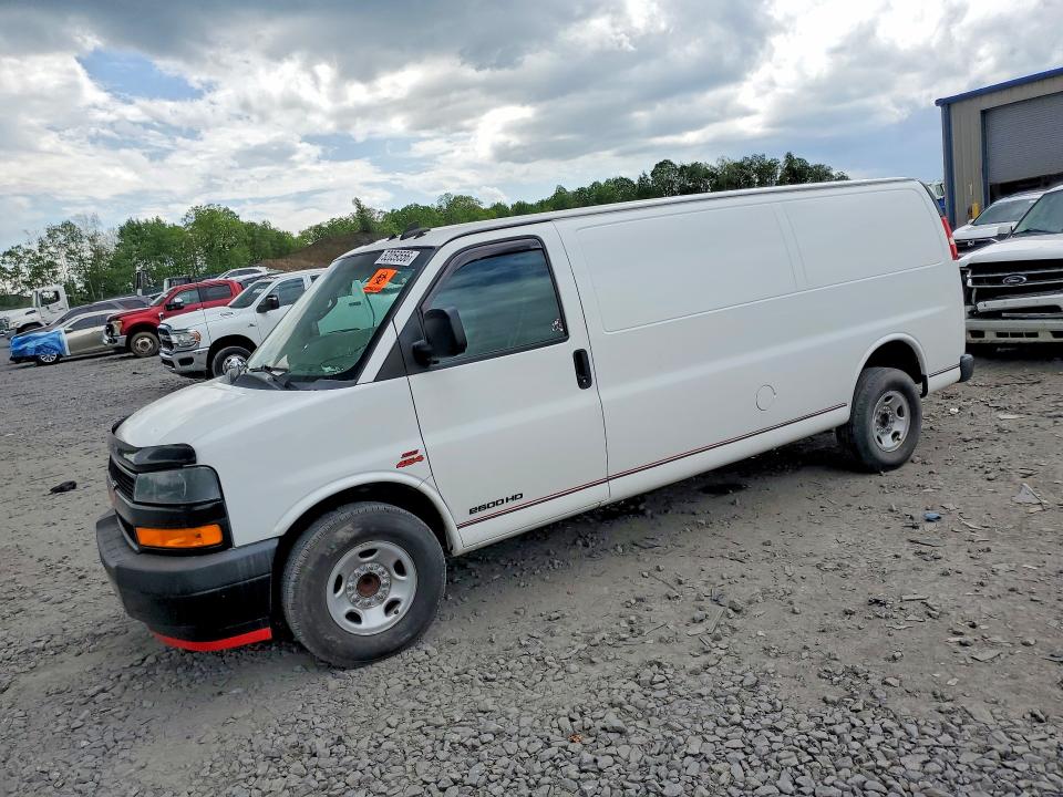 2018 CHEVROLET EXPRESS G2500 — VIN 1GCWGBFP3J1242329