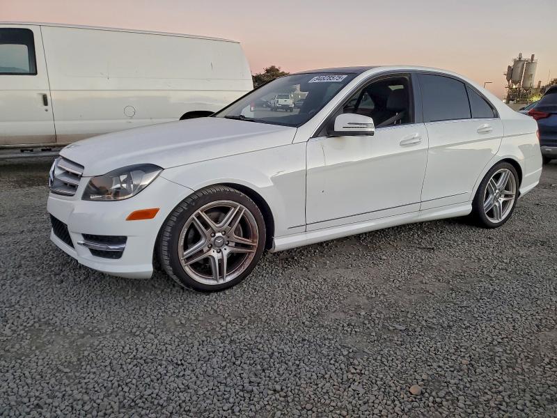 2013 MERCEDES-BENZ C 350 — VIN WDDGF5HB4DA765363