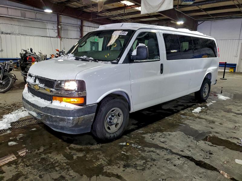 2017 CHEVROLET EXPRESS G3 — VIN 1GAZGPFG0H1227879