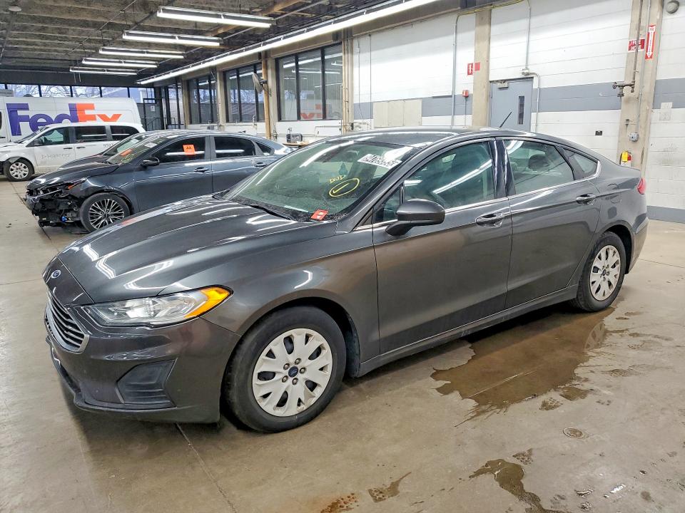 2019 FORD FUSION S — VIN 3FA6P0G70KR148103