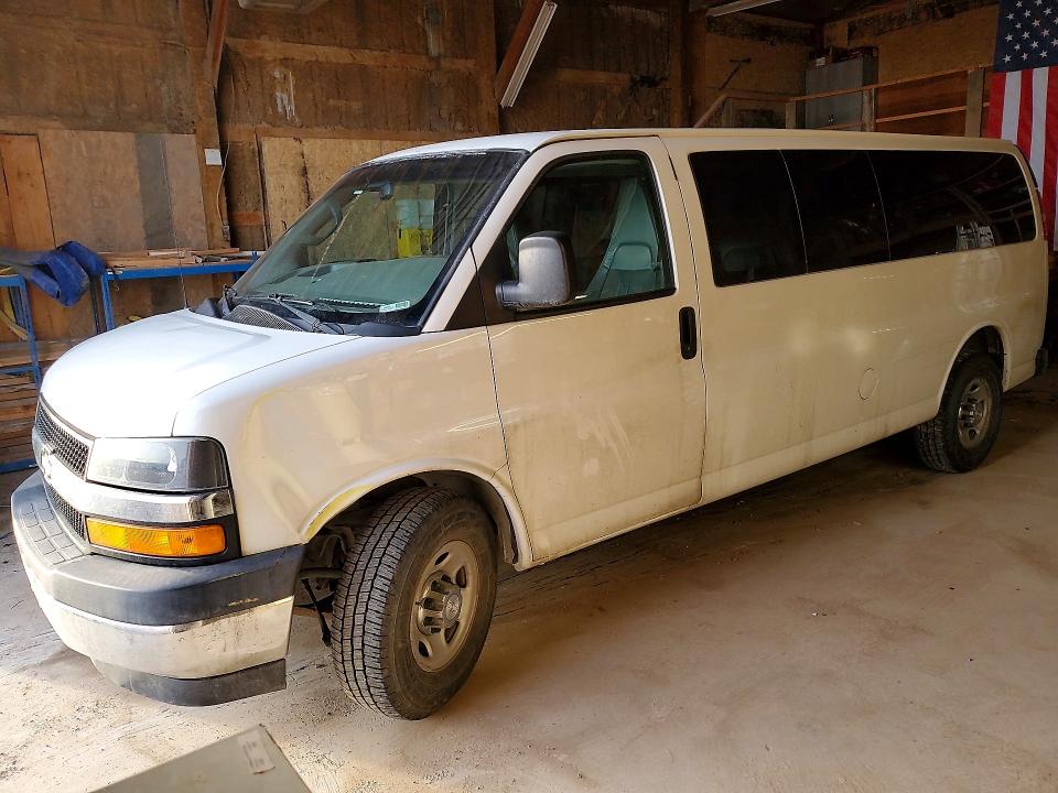 2017 CHEVROLET EXPRESS G3500 — VIN 1GAZGPFGXH1256533