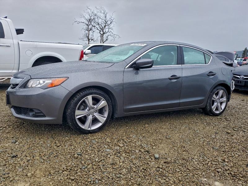 2013 ACURA ILX 20 TEC — VIN 19VDE1F75DE006850