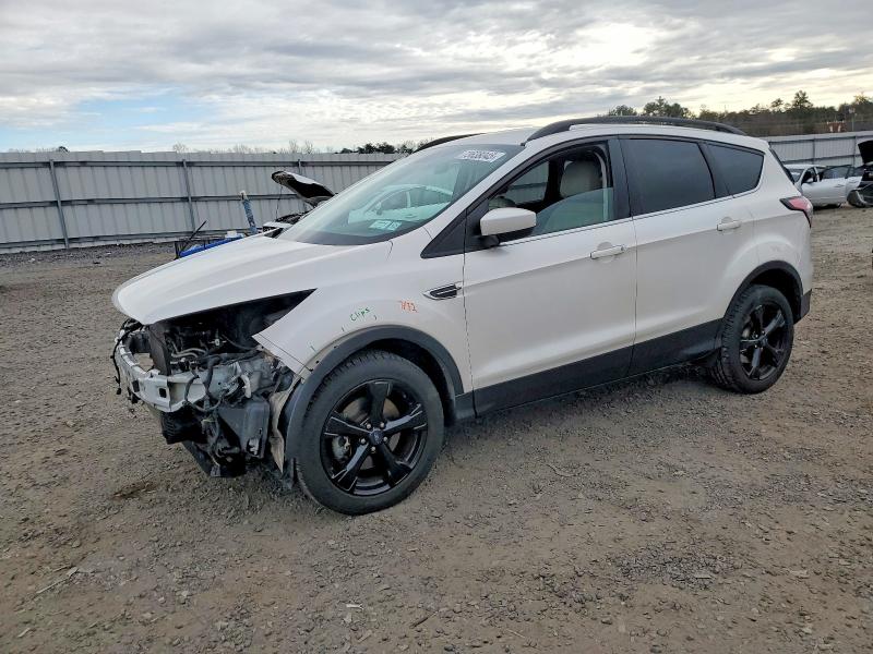 2017 FORD ESCAPE SE — VIN 1FMCU9G92HUB85095