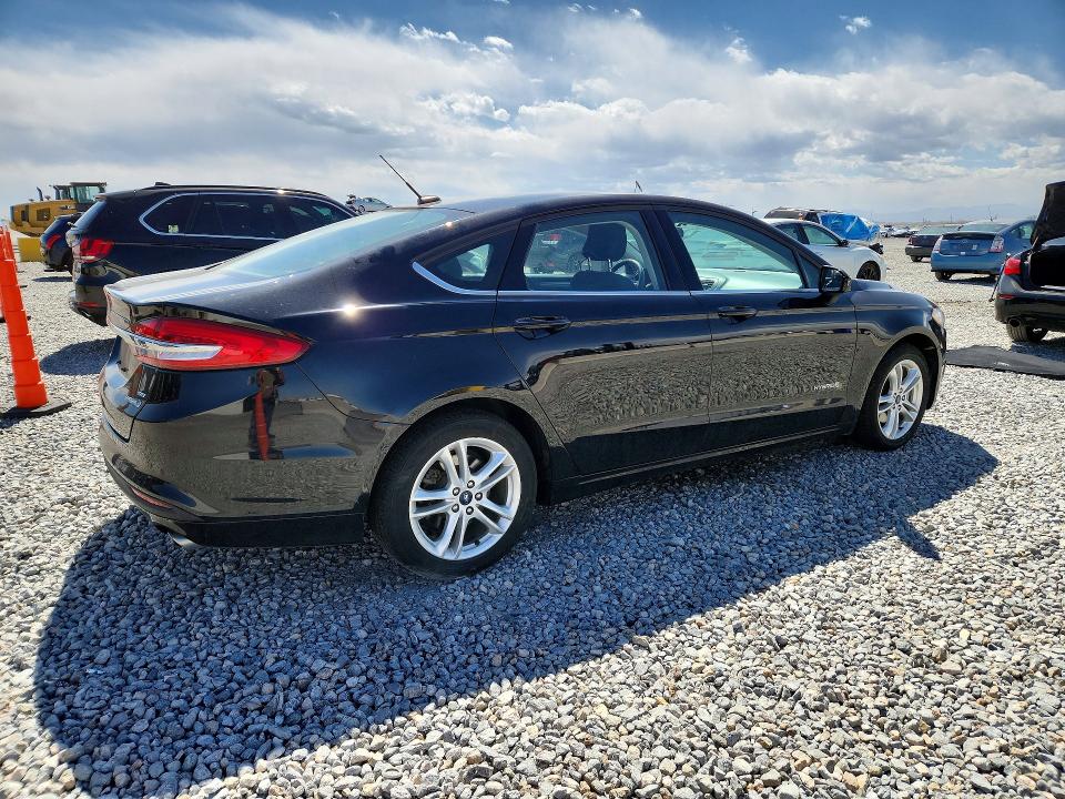 3FA6P0LU8JR197754
