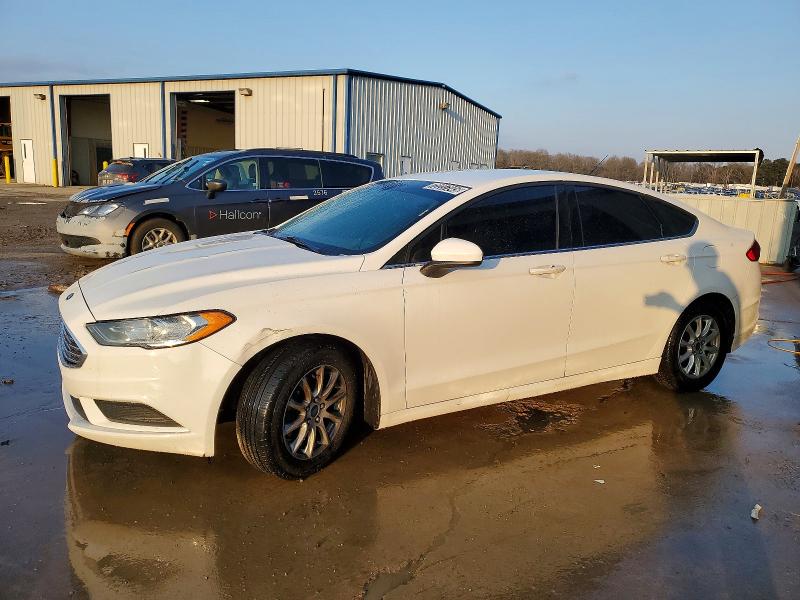 2017 FORD FUSION S — VIN 3FA6P0G72HR392490