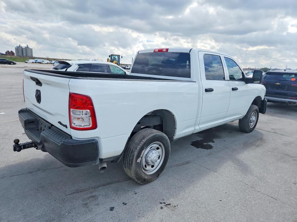 3C6UR5CJ1RG126568