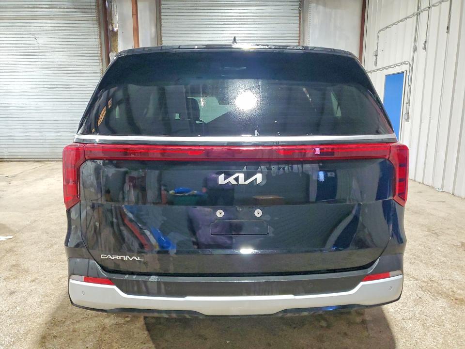KNDNB5K31T6585399