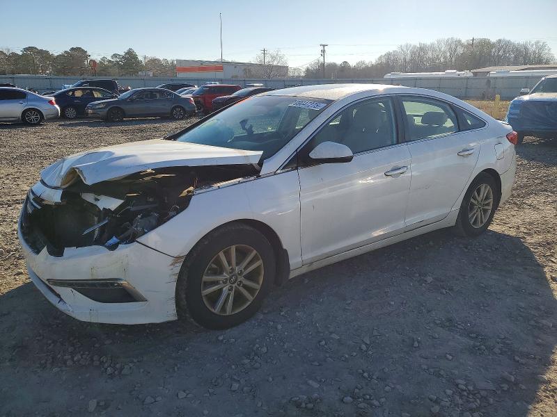 2015 HYUNDAI SONATA SE — VIN 5NPE24AF4FH182873