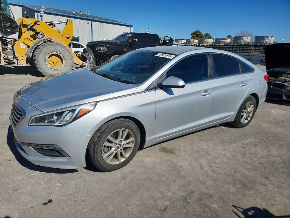 2015 HYUNDAI SONATA SE — VIN 5NPE24AF3FH037811