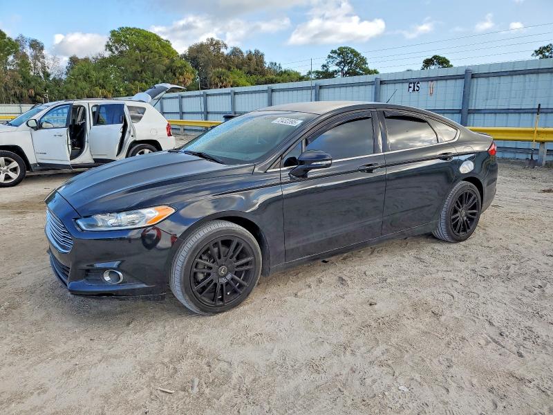 2015 FORD FUSION SE — VIN 3FA6P0H92FR101998