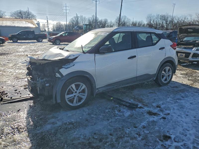 2018 NISSAN KICKS S — VIN 3N1CP5CU4JL542391