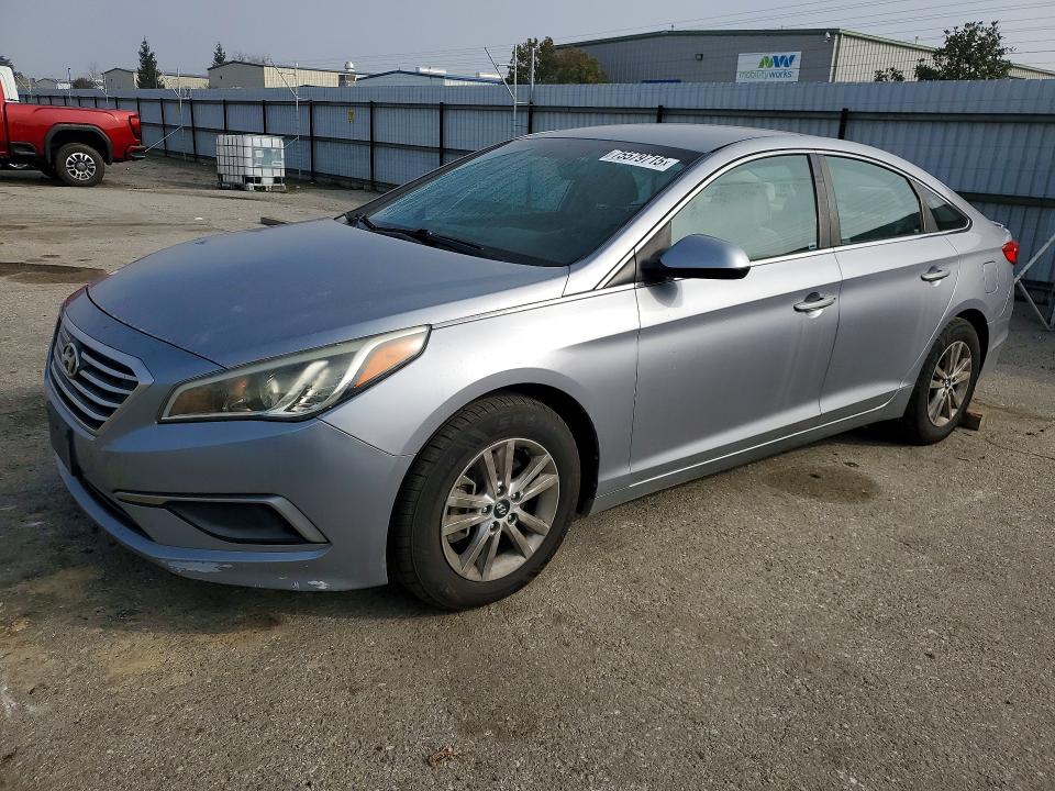 2016 HYUNDAI SONATA SE — VIN 5NPE24AF9GH266818