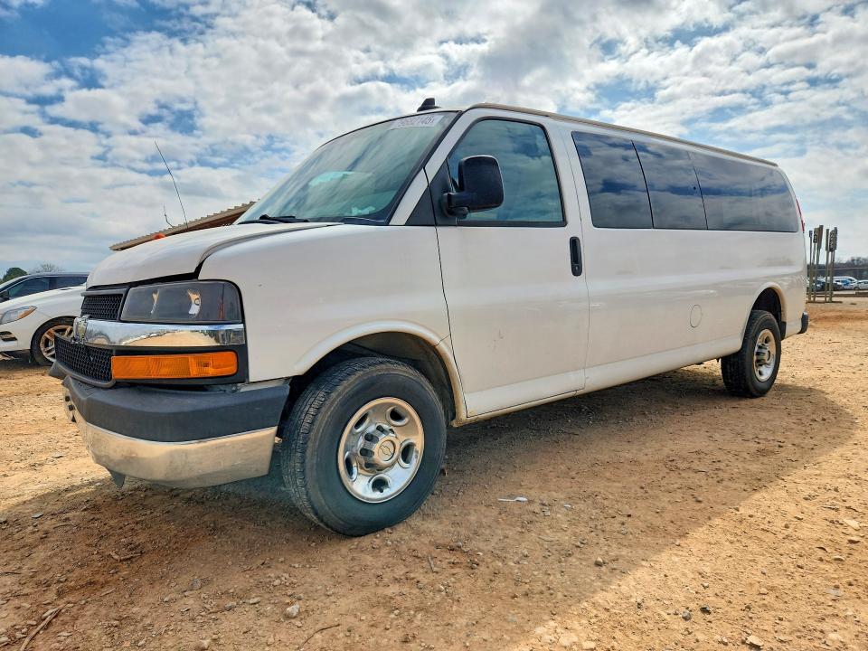 2016 CHEVROLET EXPRESS G3500 — VIN 1GAZGPFG1G1162362