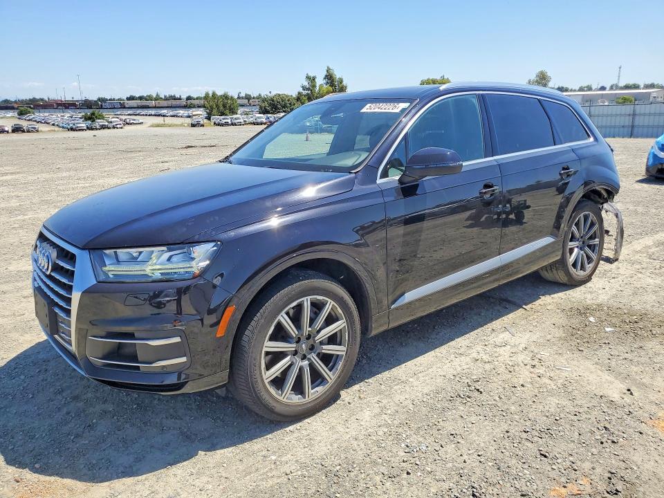 2017 AUDI Q7 — VIN WA1LAAF70HD031266