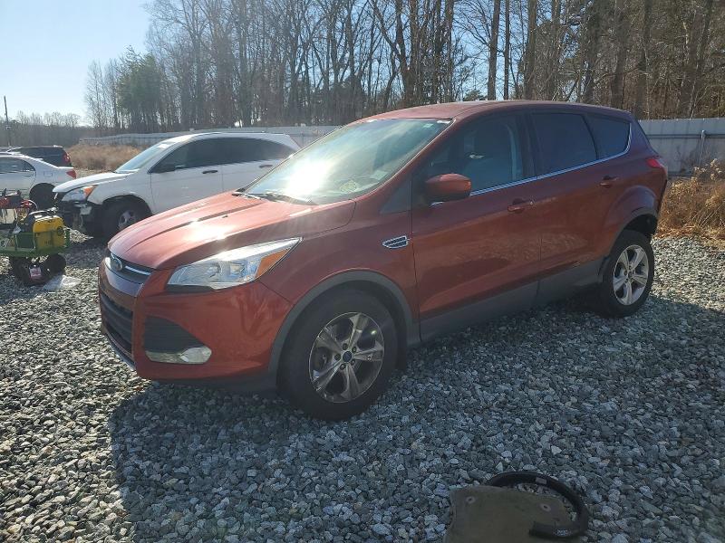 2015 FORD ESCAPE SE — VIN 1FMCU0G99FUA32304