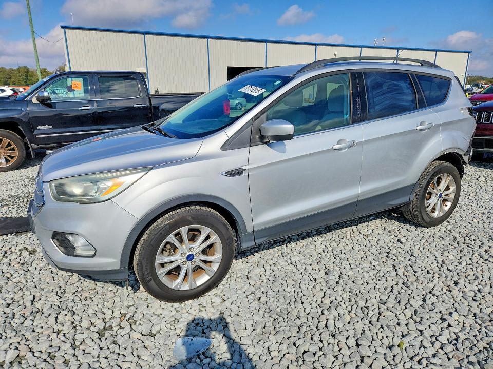 2017 FORD ESCAPE SE — VIN 1FMCU0GD4HUA53987