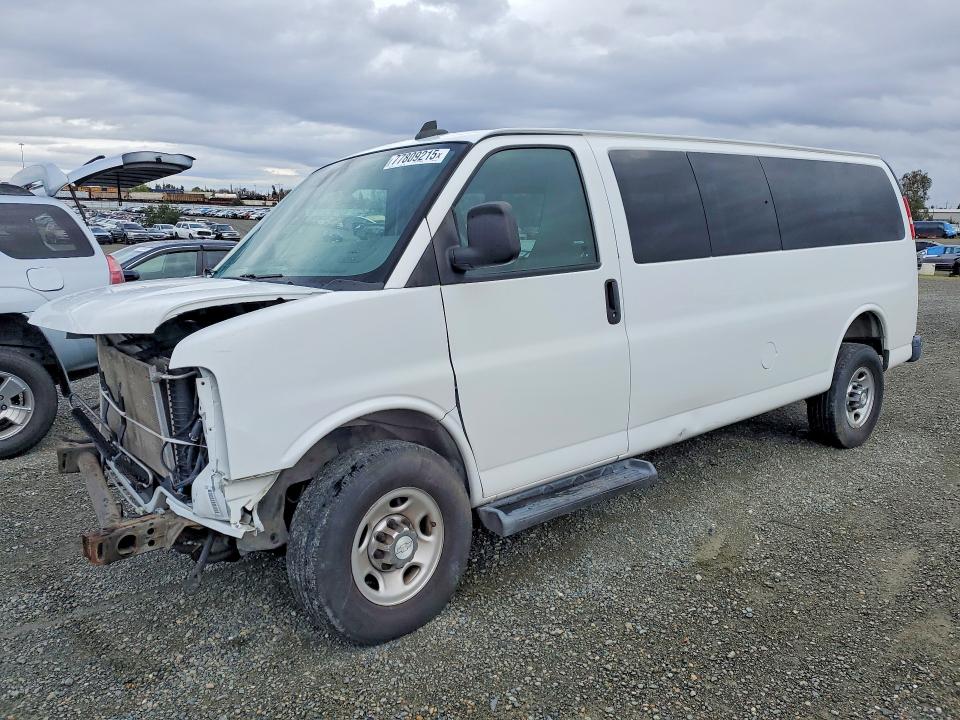 2019 CHEVROLET EXPRESS G3500 — VIN 1GAZGPFG5K1258116