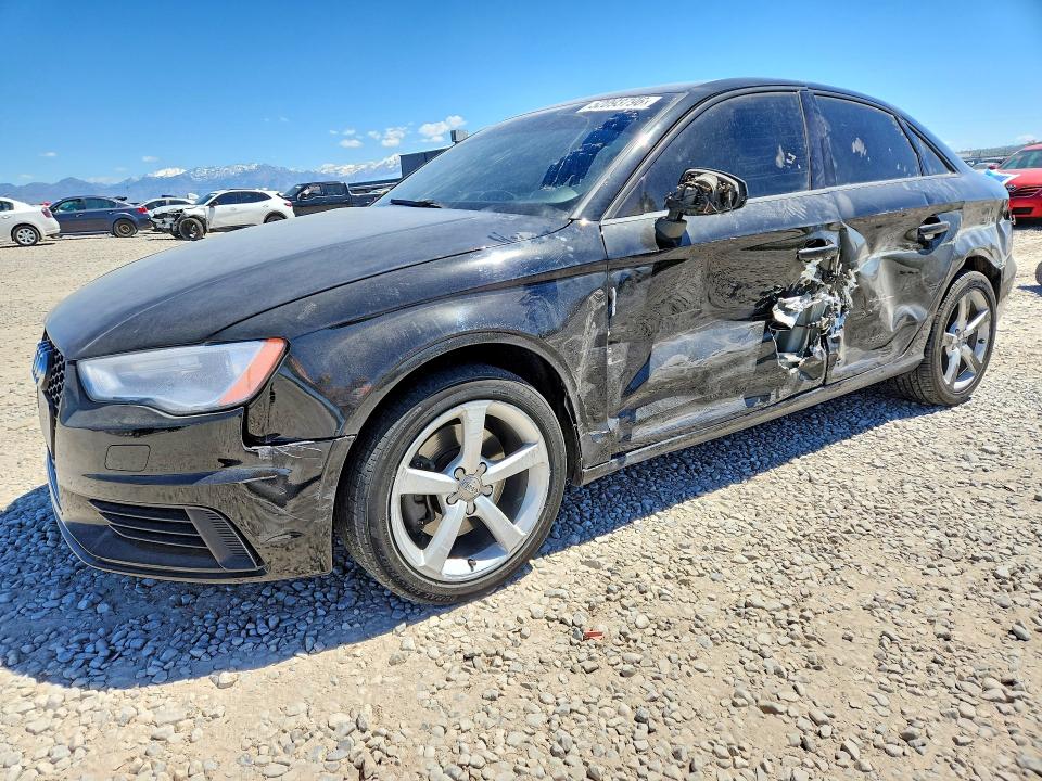 2015 AUDI A3 — VIN WAUBFGFF0F1138911