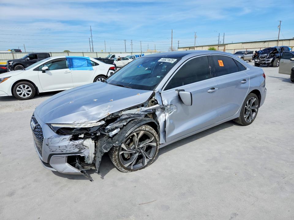 2022 AUDI A3 — VIN WAUBUDGY6NA098594