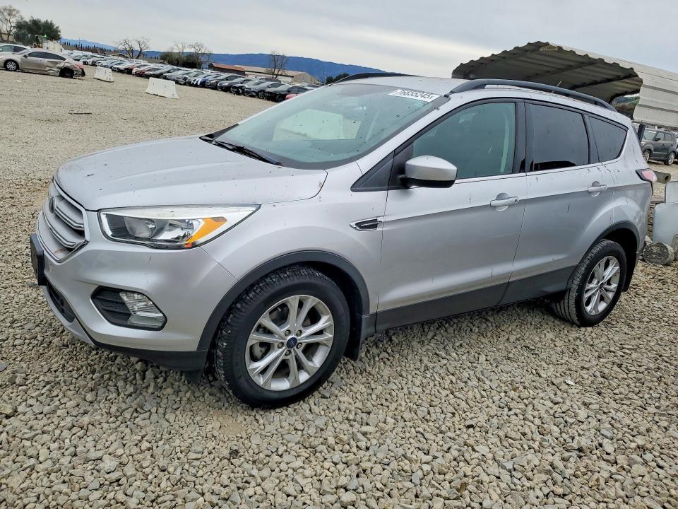 2018 FORD ESCAPE SE — VIN 1FMCU0GD9JUB26146