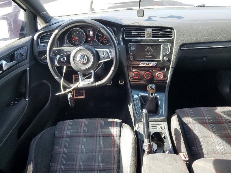 3VW547AUXHM026180