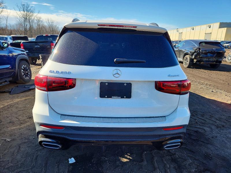W1N4M4HBXLW042978
