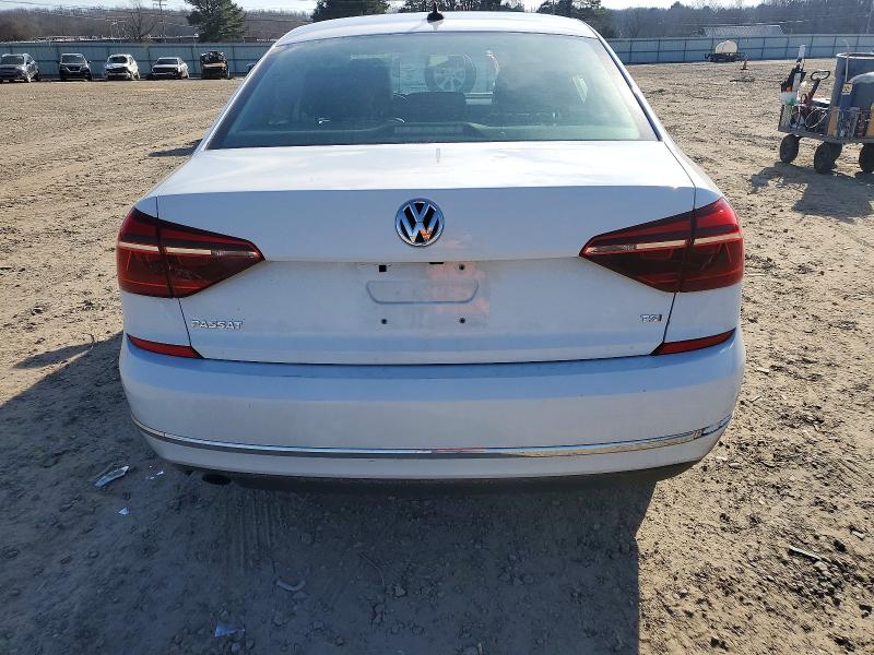 1VWLA7A32KC008787