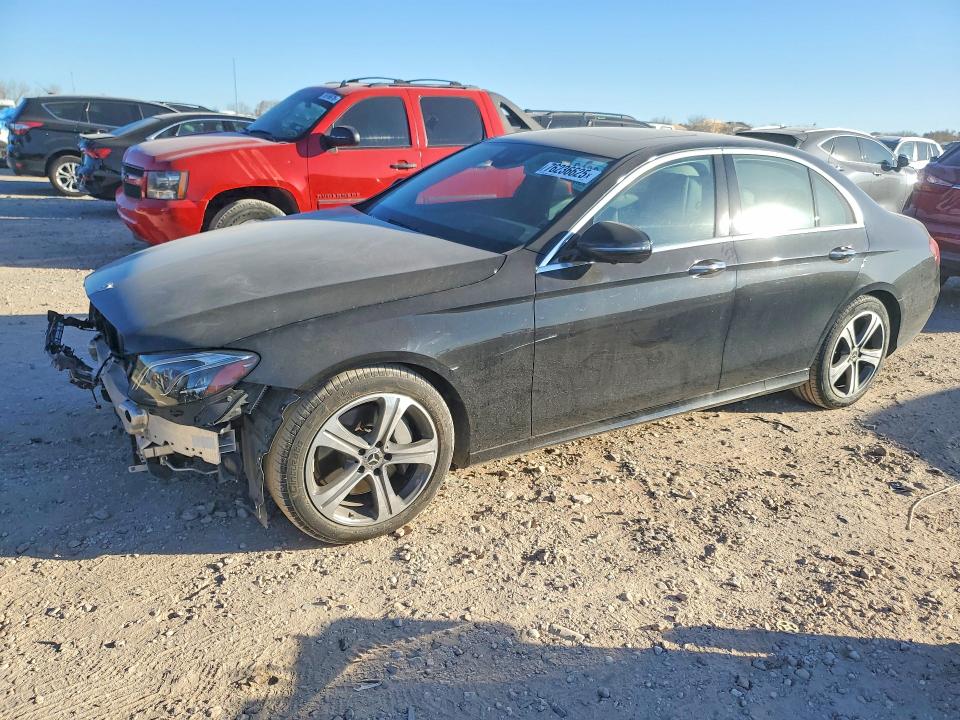 2017 MERCEDES-BENZ E 300 — VIN WDDZF4JB6HA263084