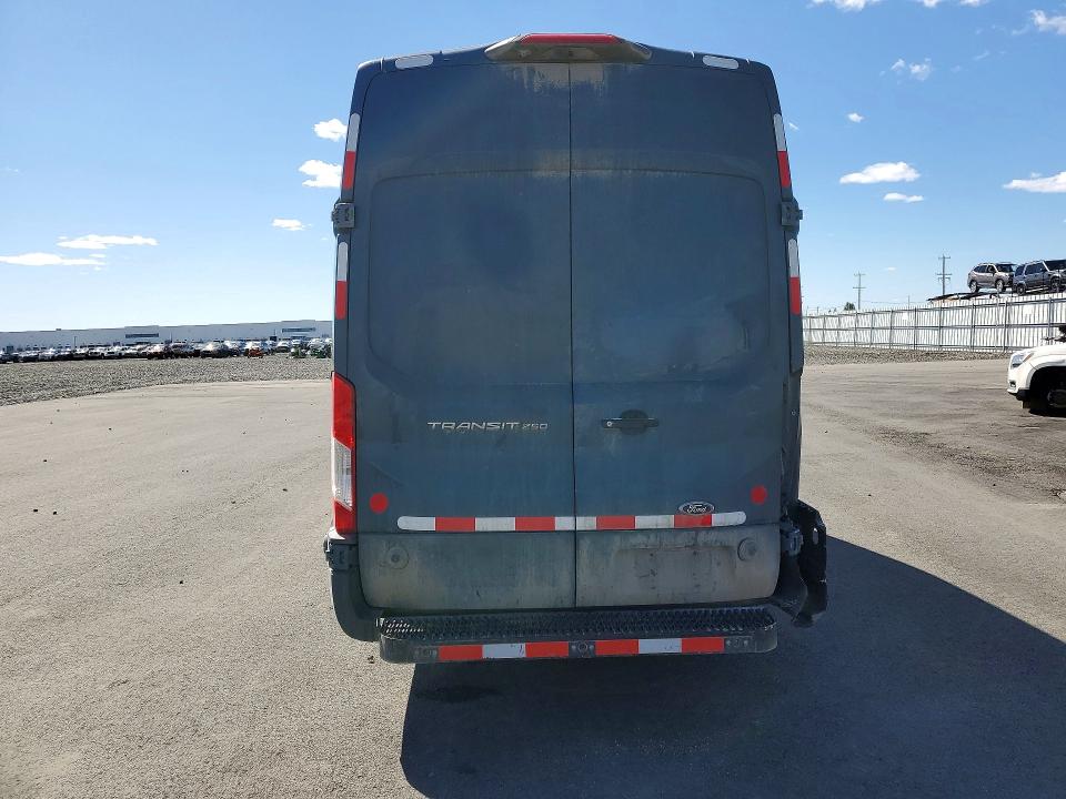 1FTYR3XM1KKB29374