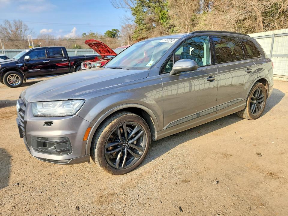 2017 AUDI Q7 — VIN WA1VAAF74HD022529