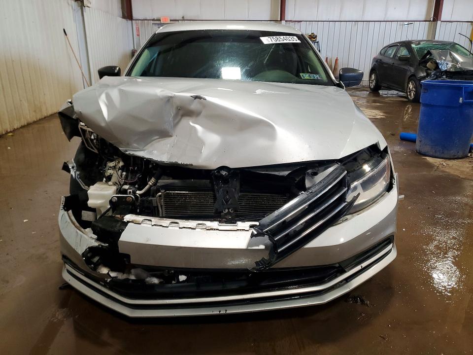 3VW2K7AJ9FM251945
