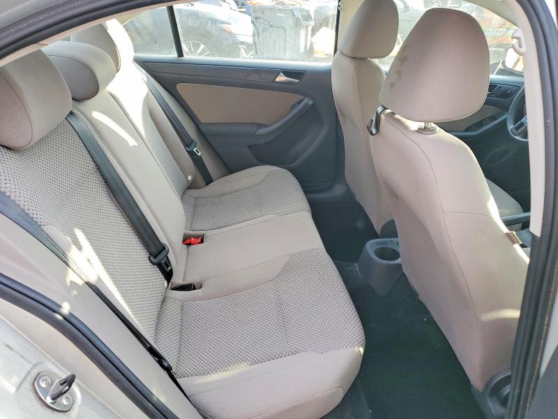 3VW2K7AJ9CM348106