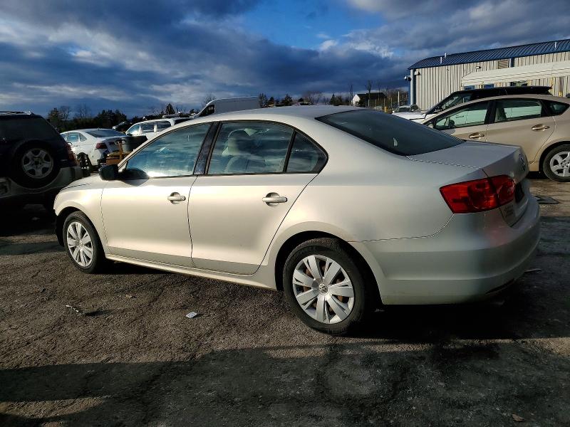 3VW2K7AJ9CM348106