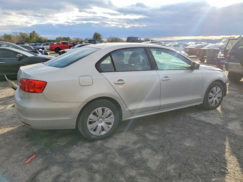 3VW2K7AJ9CM348106