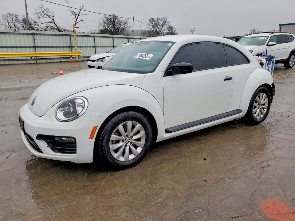 2018 VOLKSWAGEN BEETLE — VIN 3VWFD7AT8JM708931