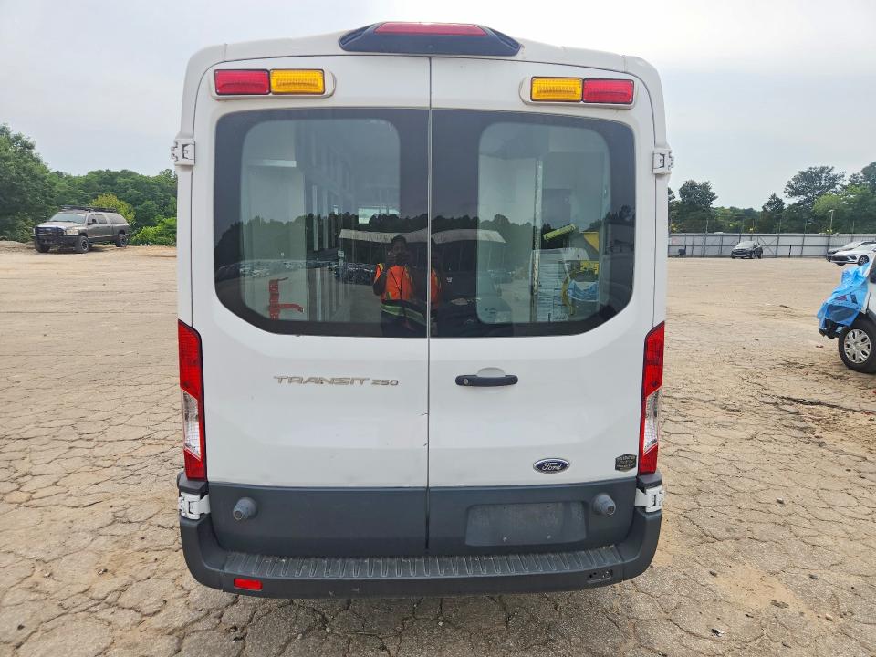 1FDYR2CM1JKB08910