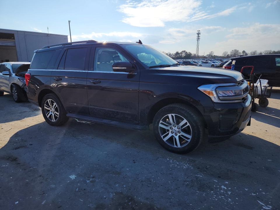 1FMJU1J86REB10811