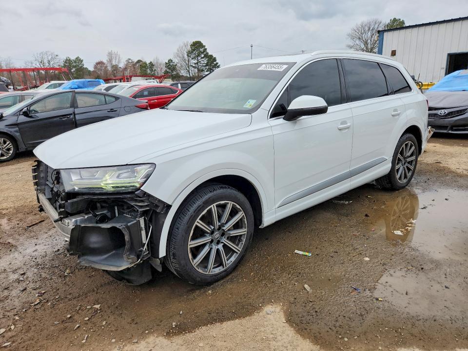2019 AUDI Q7 — VIN WA1LAAF70KD013969