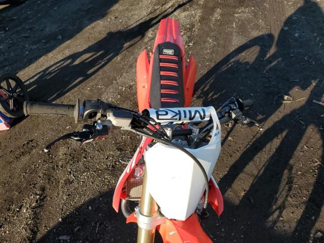 JH2PE0736JK102299