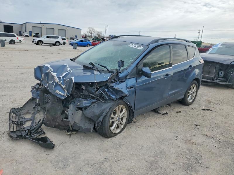 2018 FORD ESCAPE SE — VIN 1FMCU0GDXJUB52528
