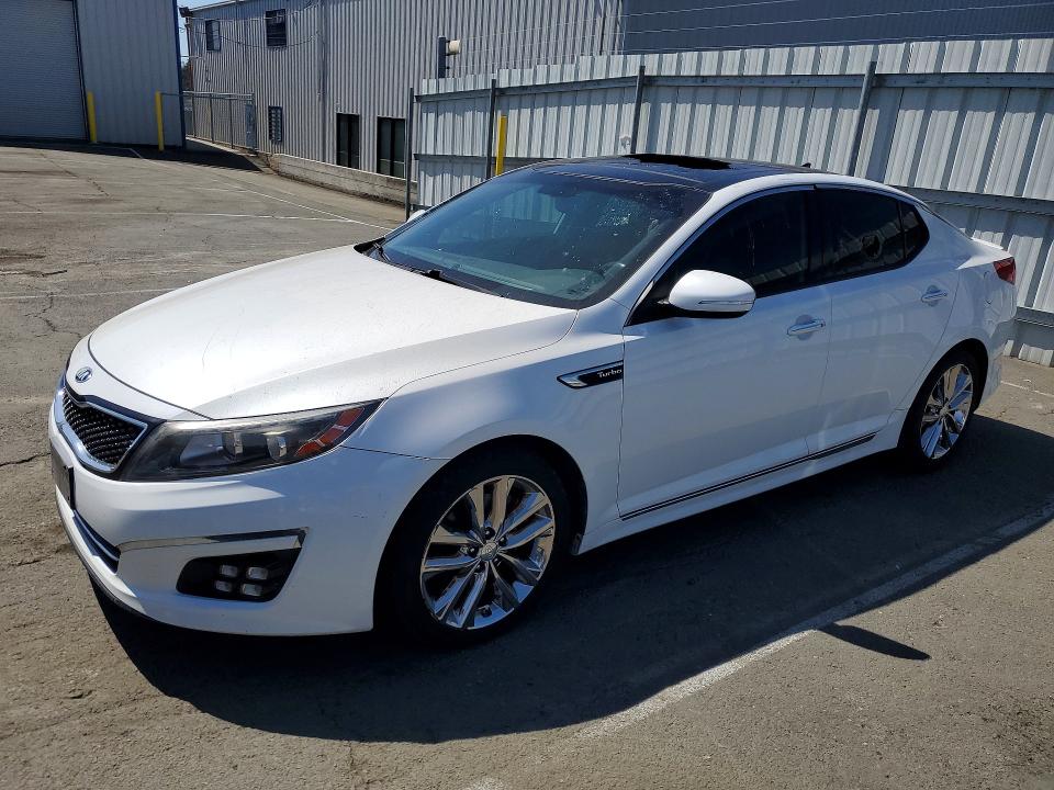 2015 KIA OPTIMA — VIN 5XXGR4A65FG509605