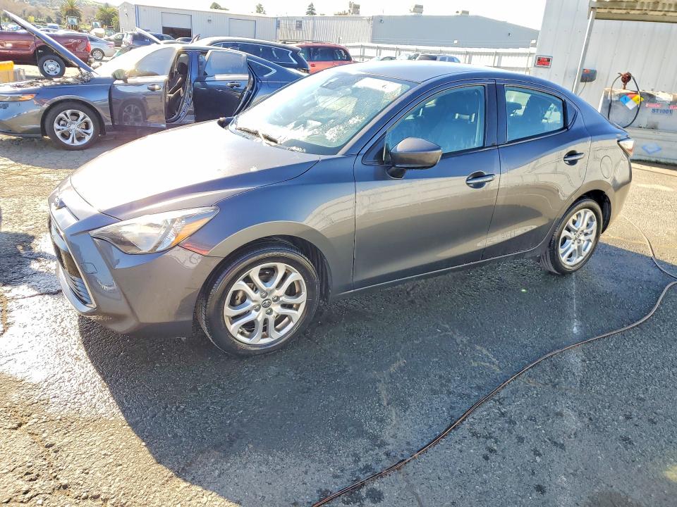 2018 TOYOTA YARIS IA — VIN 3MYDLBYV1JY309585