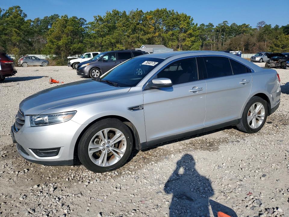 2016 FORD TAURUS — VIN 1FAHP2E84GG136292