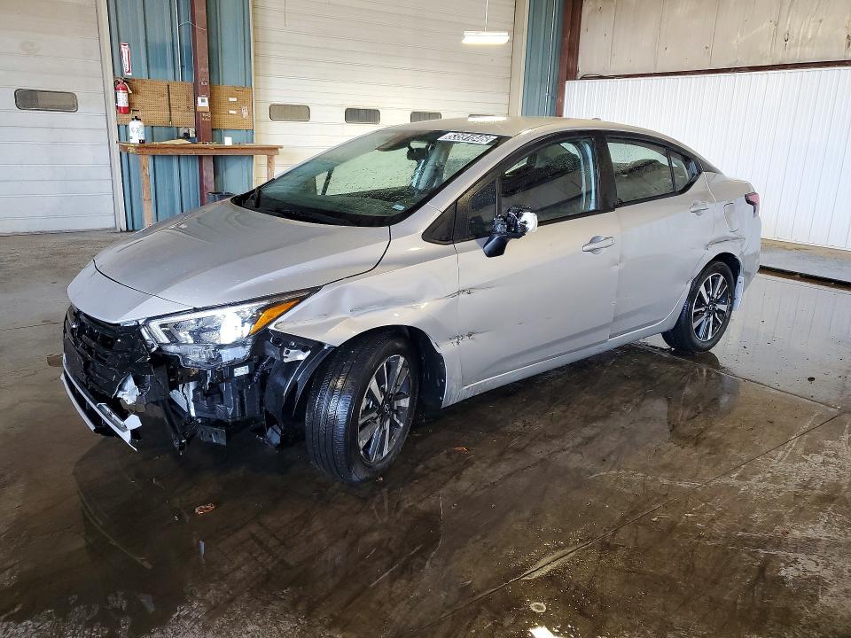 2025 NISSAN VERSA — VIN 3N1CN8EV4SL885572